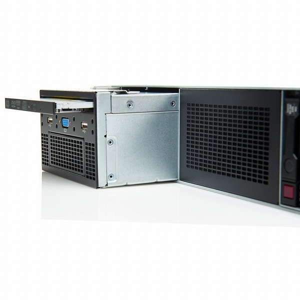 DL380 Gen11 SFF ユニバーサルメディアベイ