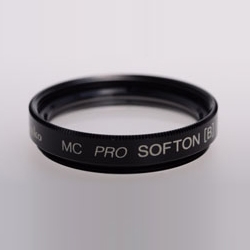 [コンパクトデジタルカメラ用フィルター] MCプロソフトン[B] 黒枠 28mm